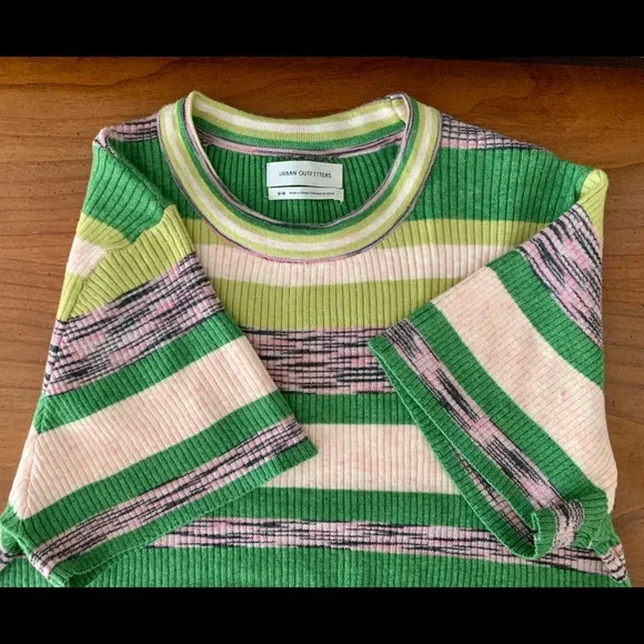 NWOT Urban Outfitters knit crop top M Super soft ! Never worn! - Picture 3 of 5